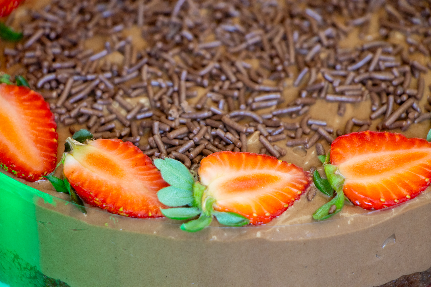 Torta Mousse (Ninho, Chocolate e Morango) - Imagem 7