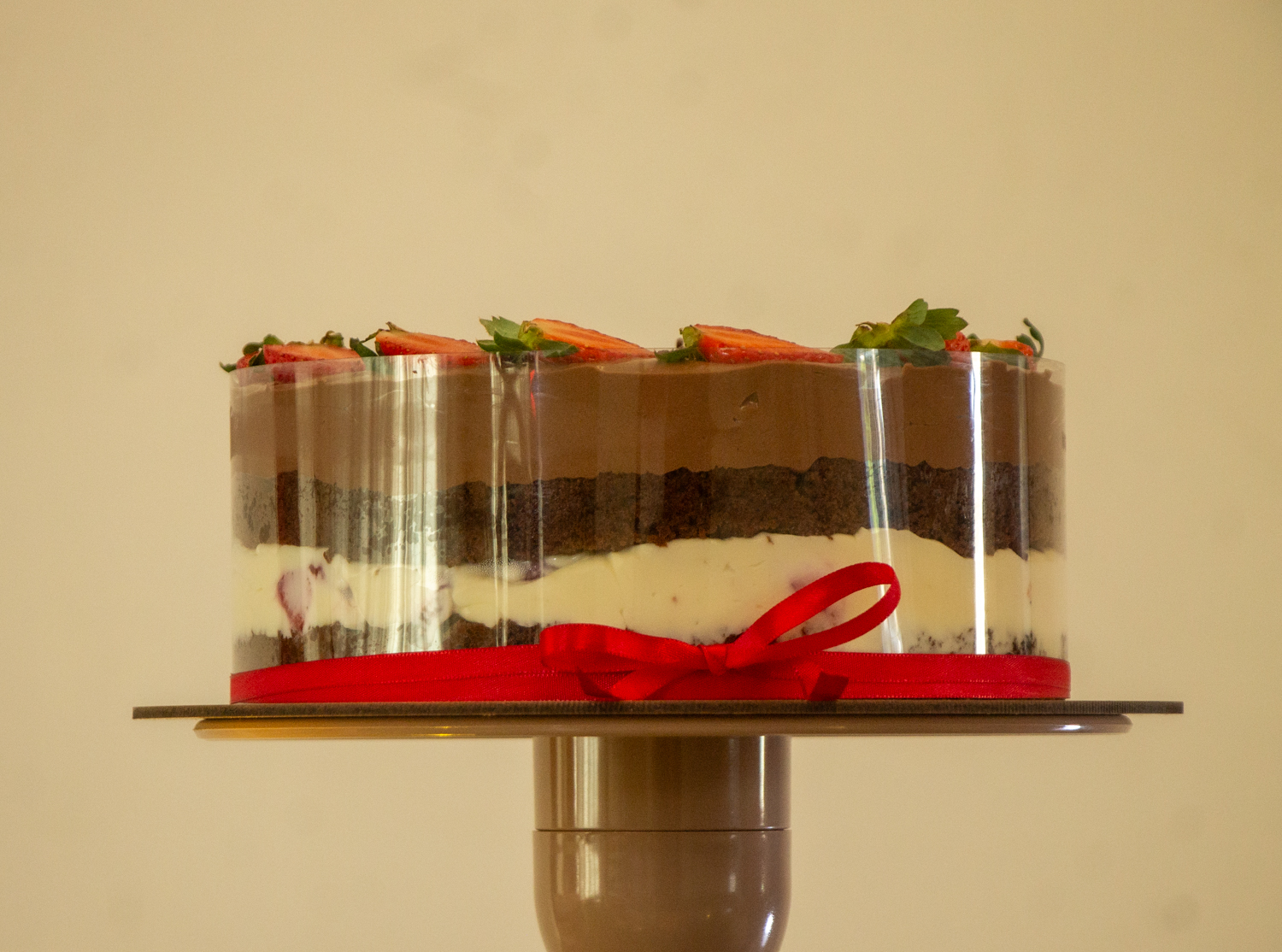 Torta Mousse (Ninho, Chocolate e Morango) - Imagem 2
